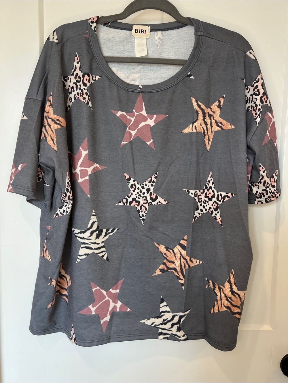 BiBi Gray Short Sleeve Star Print Tee with Pink & Cream Stars Large